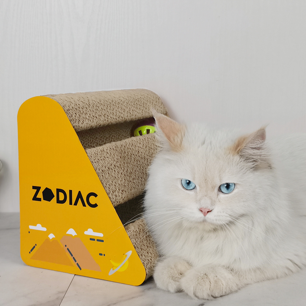 ZODIAC Triangle Cat Ball Cat Scratcher - Banana 28X17X21 Cm - Image 4
