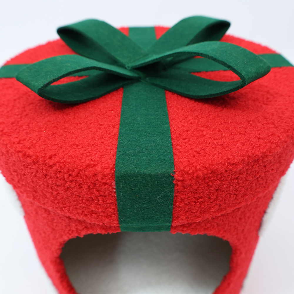 CATIO Christmas Gift Box Cat Bed With Scratching Pad 35x35x36cm - Image 5